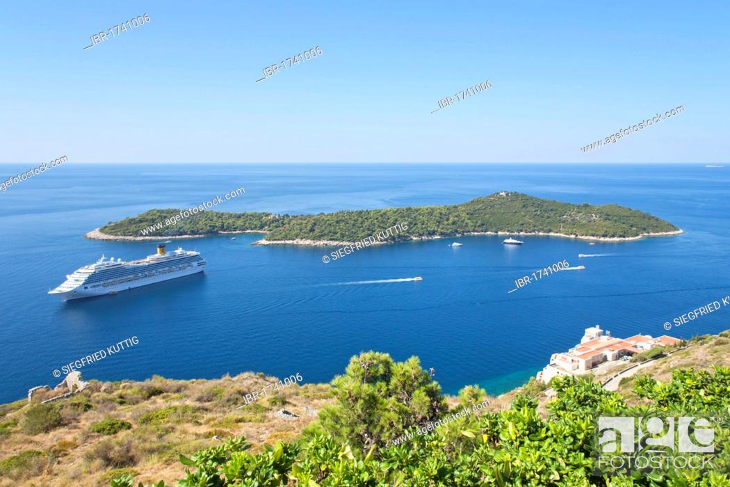 Stock Photo: Cruise liner anchoring off Lokrum Island near Dubrovnik, Southern Dalmatia, Adriatic Coast, Croatia, Europe.