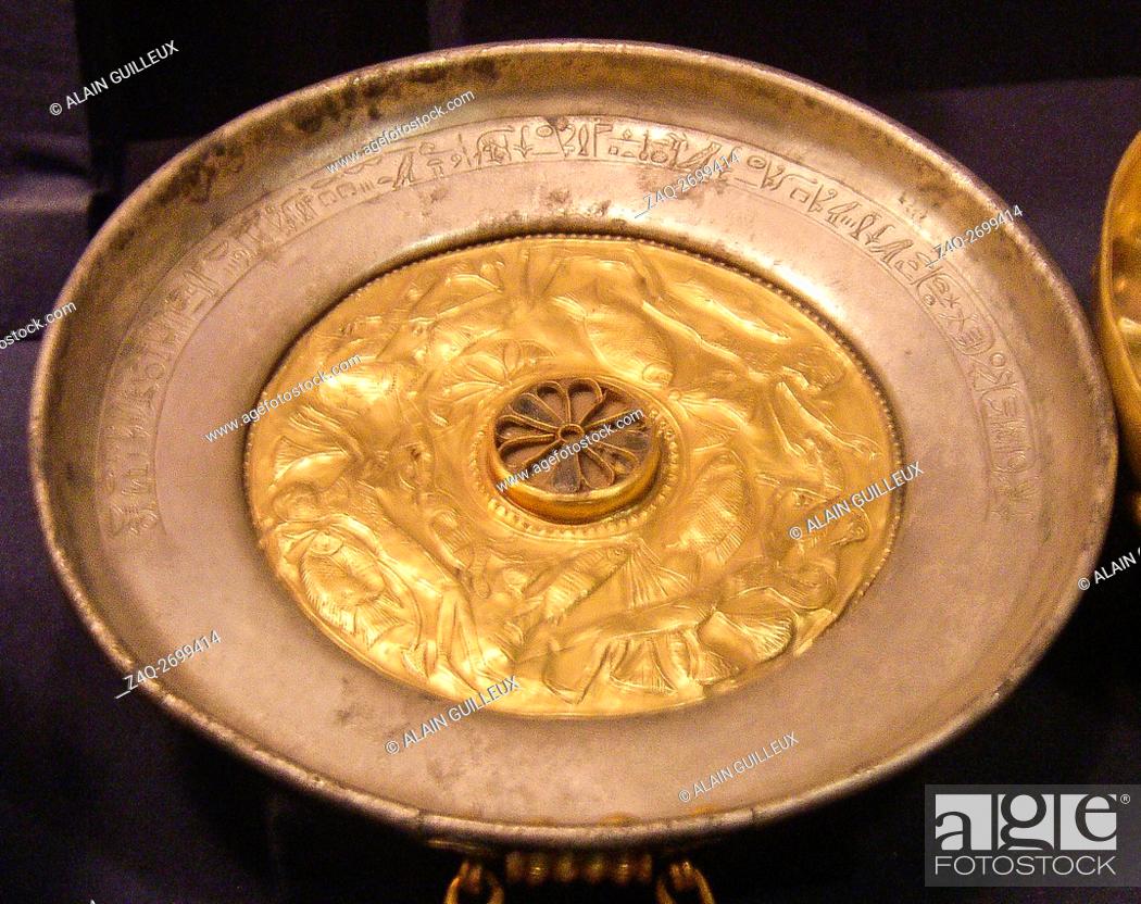 Stock Photo: Egypt, Cairo, Egyptian Museum, dishes found in the royal necropolis of Tanis, burial of Wendjebauendjed : Gold dish, with a 12 petals rosette.