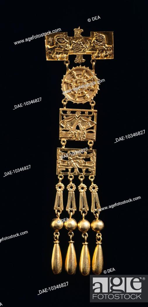 Gold earrings originating from Tomb 7 of Monte Alban (Oaxaca, Mexico), Foto  de Stock, Imagen Derechos Protegidos Pic. DAE-10346827 | agefotostock