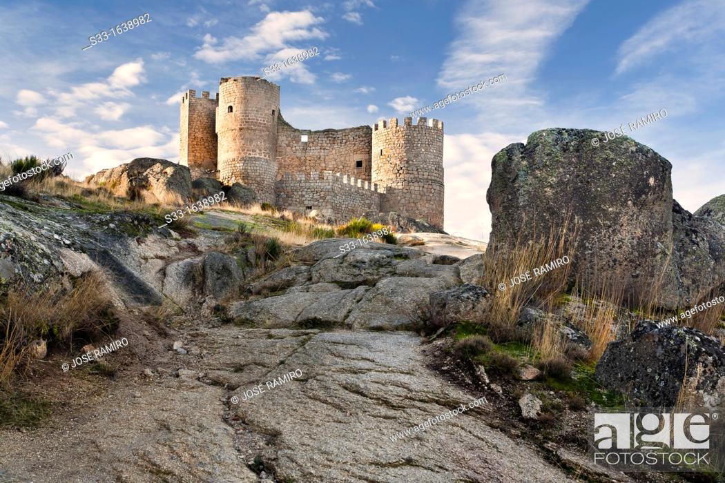 Stock Photo: The Manqueospese castle in Mironcillo  Ávila  Castilla León  Spain.