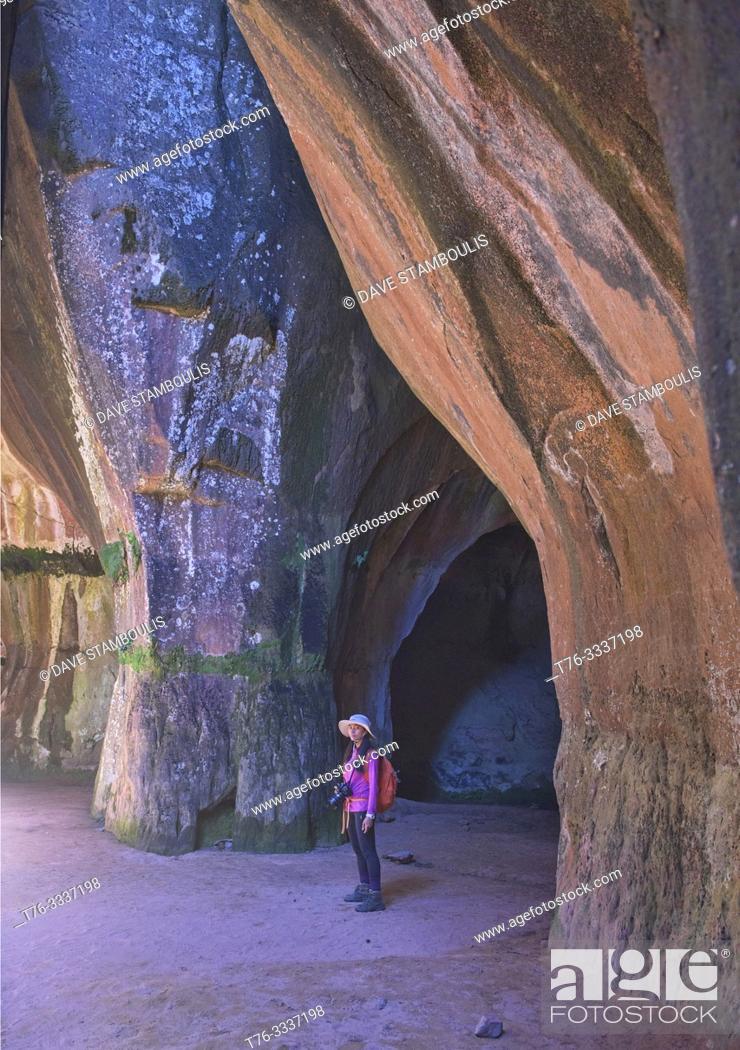 Stock Photo: Colorful caverns in Ciudad de Itas in Torotoro National Park, Torotoro, Bolivia.