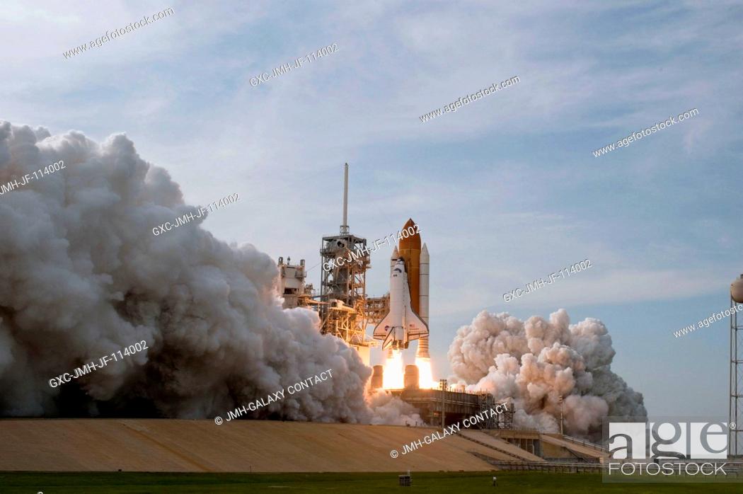 Stock Photo: Space Shuttle Endeavour and its seven-member STS-127 crew head toward Earth orbit and rendezvous with the International Space Station.