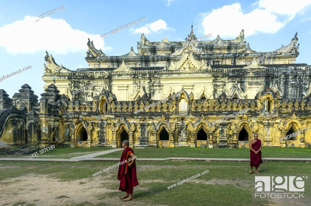 Stock Photo: Myanmar (ex Birmanie). Inwa region of Mandalay. Maha Aungmye Bonzan Monastery, ancient city of Inwa or Ava.