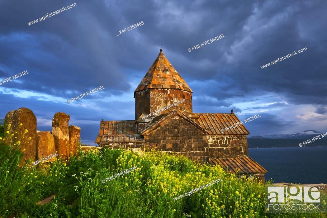 Stock Photo: Armenie, region de Gegharkunik, lac Sevan, eglise de Sevanavank / Armenia, Gegharkunik province, Sevan Lake, Sevanavank church.