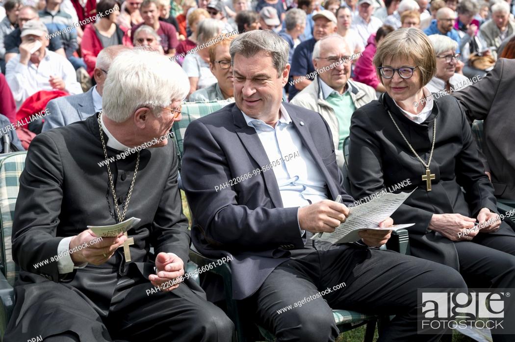 Photo de stock: 06 June 2022, Bavaria, Gerolfingen: Heinrich Bedford-Strohm (l-r), regional bishop of the Evangelical Lutheran Church in Bavaria, Markus Söder (CSU).