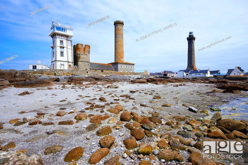 Stock Photo: Penmarch, Eckmuhl lighthouse, Phare d'Eckmühl, Pointe de Penmarc'h, Finisterre, Bretagne, Brittany, France, Europe.