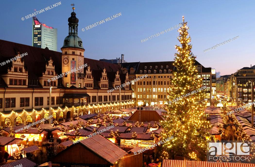 Stock Photo: View of the Christmas market on the market square in Leipzig, Germany, 30 November 2017. Around 300 stands sell seasonal products until 23 December.