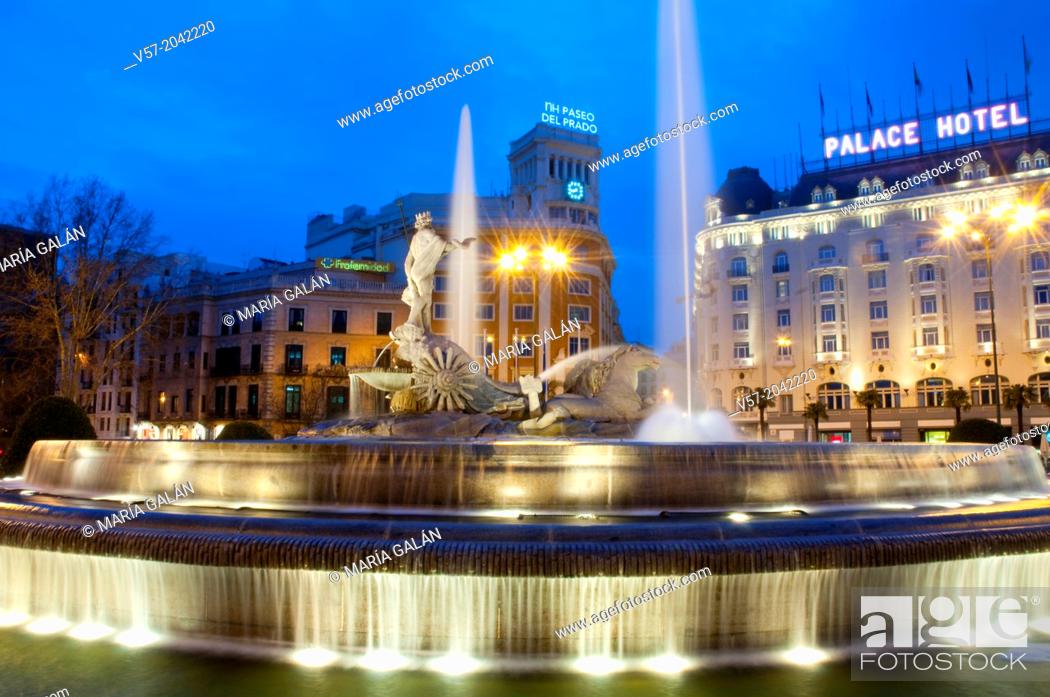 Stock Photo: Neptuno fountain, night view. Madrid, Spain.
