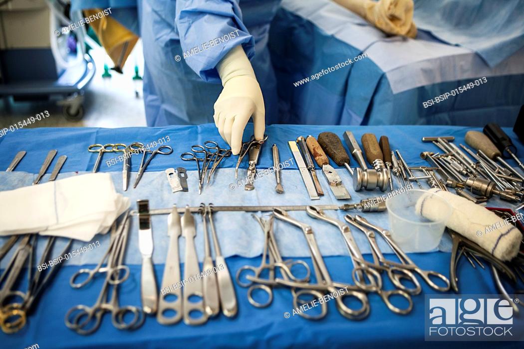 Stock Photo: Reportage in the orthopedic surgery service of Léman hospital in Thonon, France. Operating theatre.