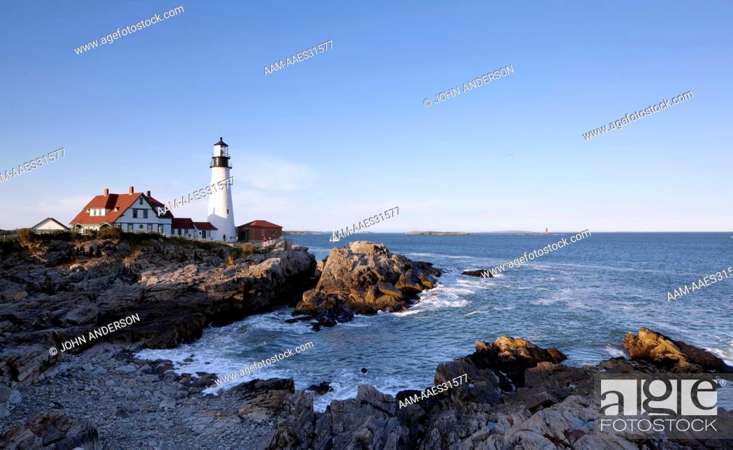 Stock Photo: Lighthouse in Portland Maine in Fort Willams Park.
