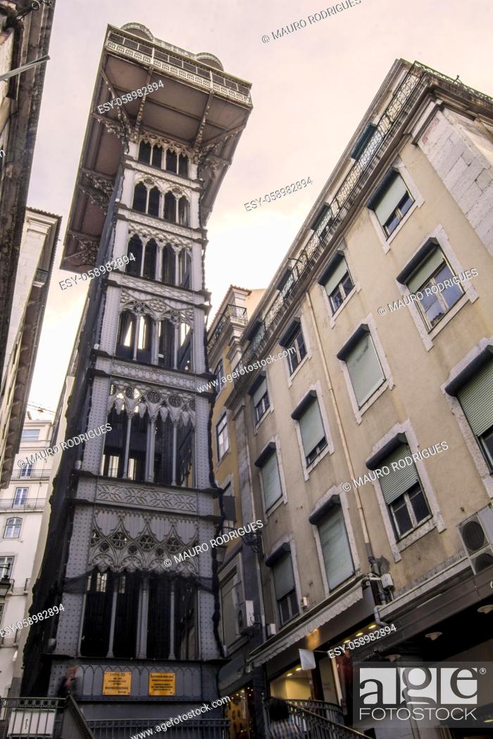 Photo de stock: View of the famous neo-gothic lift of Santa Justa located on Lisbon, Portugal.