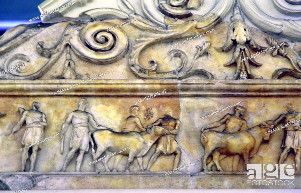 Photo de stock: Ara Pacis Altar of Augustan Peace, Rome, consecrated in 9 BC. Cattle being led to sacrifice. Religion Ancient Roman.