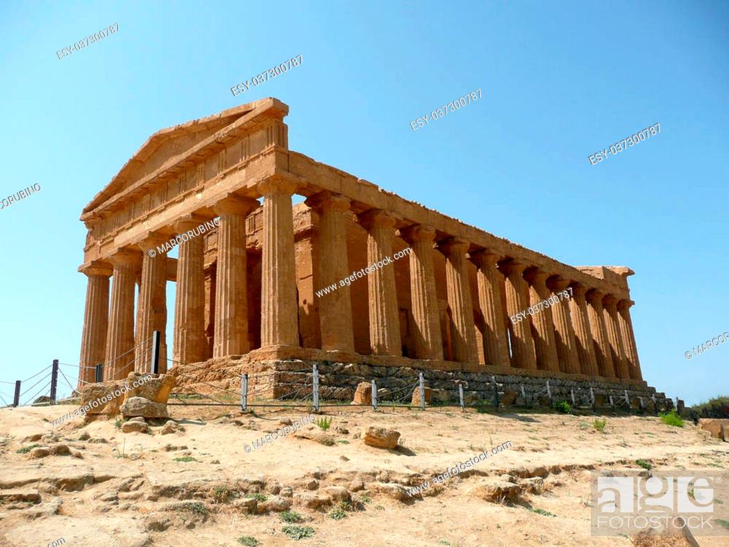 Imagen: The Temple of Concordia, Agrigento, Italy.