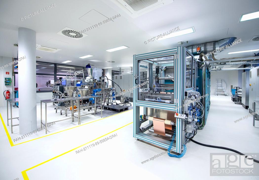 Stock Photo: 19 November 2021, North Rhine-Westphalia, Münster: In the Fraunhofer Research Fabrication Battery Cell FFB Münster, there is a coating system for copper coating.