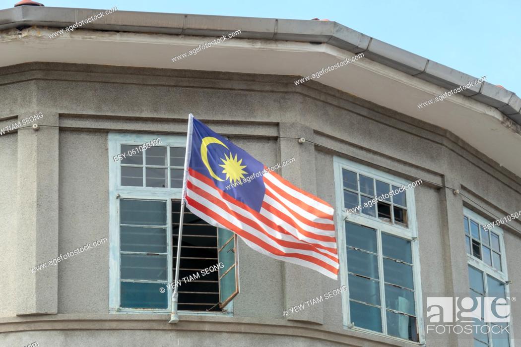 Imagen: Malaysia flag is hang at old building of Unesco World heritage site Georgetown.
