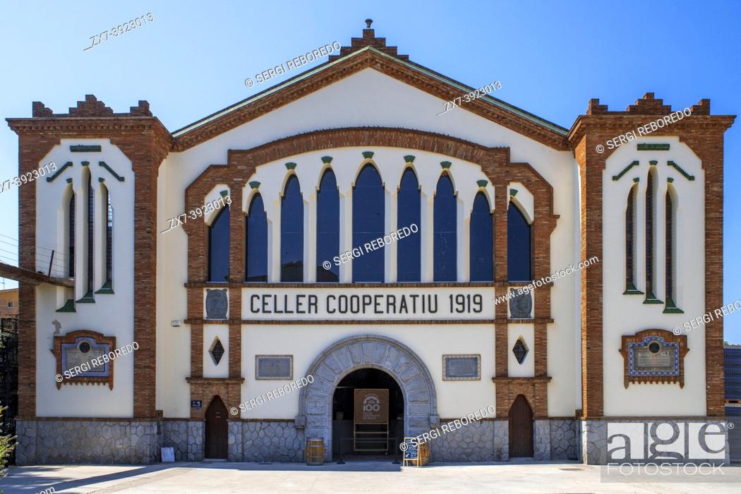 Stock Photo: Falset Cooperative Wineries Priorat, Tarragona, Catalonia, Spain. . . Wine tourism route in Priorat. The Falset MarçÃ  Cooperative is one of the â.