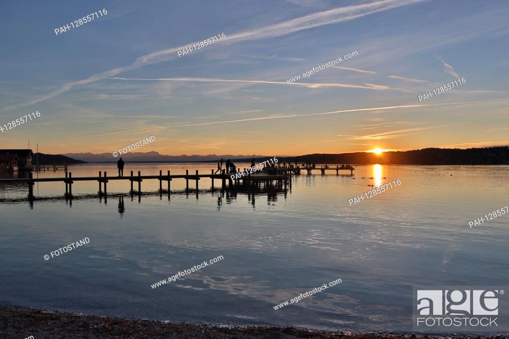 Stock Photo: Percha, Germany January 2020: Impressions Percha - Starnberger See - January 2020 Percha, Percha Beach am Starnberger See with sunset | usage worldwide.