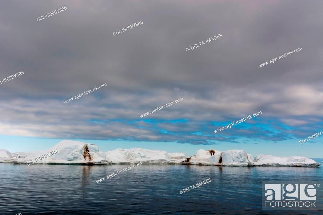 Stock Photo: Arctic ocean icebergs, Vibebukta, Austfonna, Nordaustlandet, Svalbard, Norway.