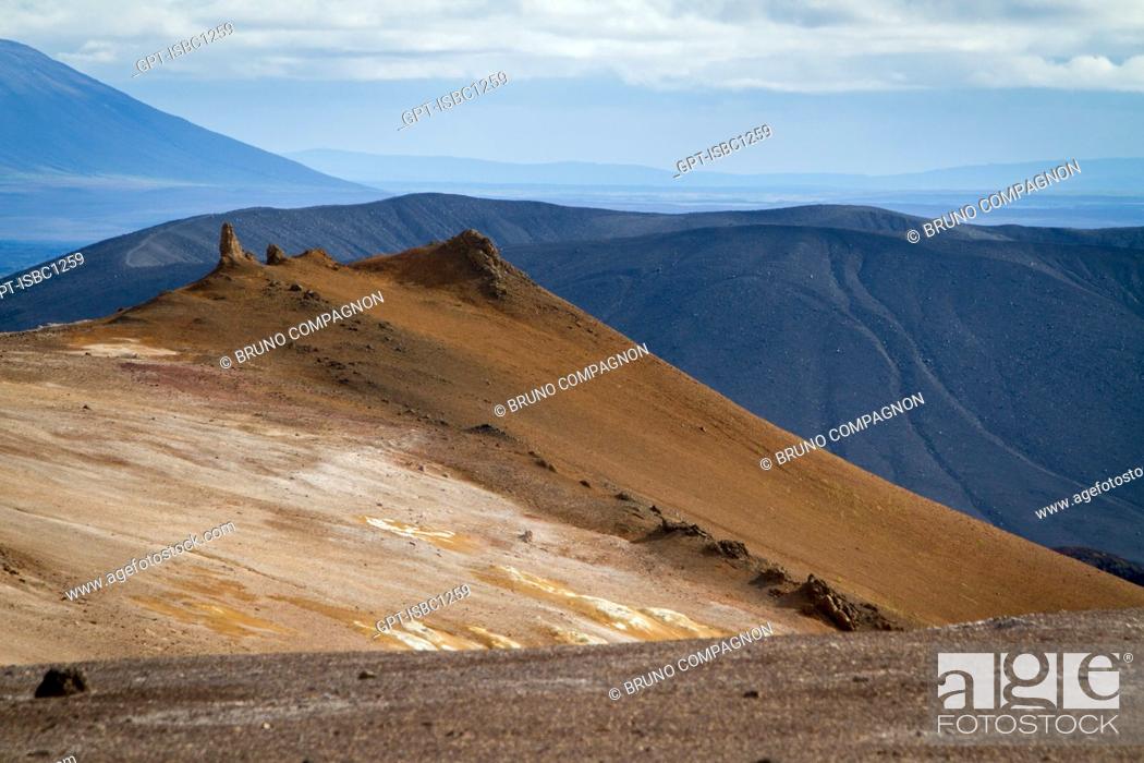 Stock Photo: GEOTHERMAL ZONE OF NAMAFJALL, VOLCANIC BULGE NEAR LAKE MYVATN, IN THE VOLCANIC SYSTEM OF KRAFLA, A VAST AND SANDY ZONE COLOURED BY SULFUR AND DEPOSITS OF.