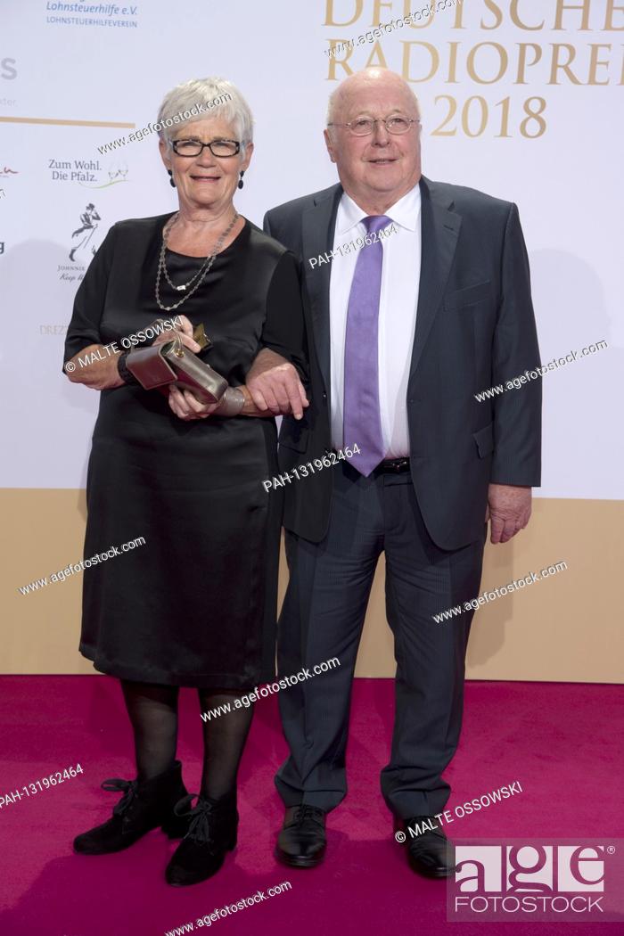 Photo de stock: Former Labor Minister Norbert Bluem died at the age of 84. Archive photo: Norbert BLUEM, BlÌ? M, politician, wife Marita, red carpet, Red Carpet Show.