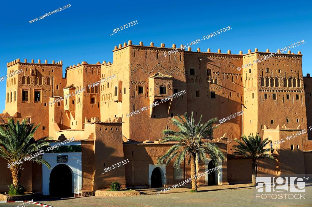 Photo de stock: Mud brick Kasbah of Taourirt, UNESCO World Heritage Site, Ouarzazate, Ouarzazate Province, Morocco.