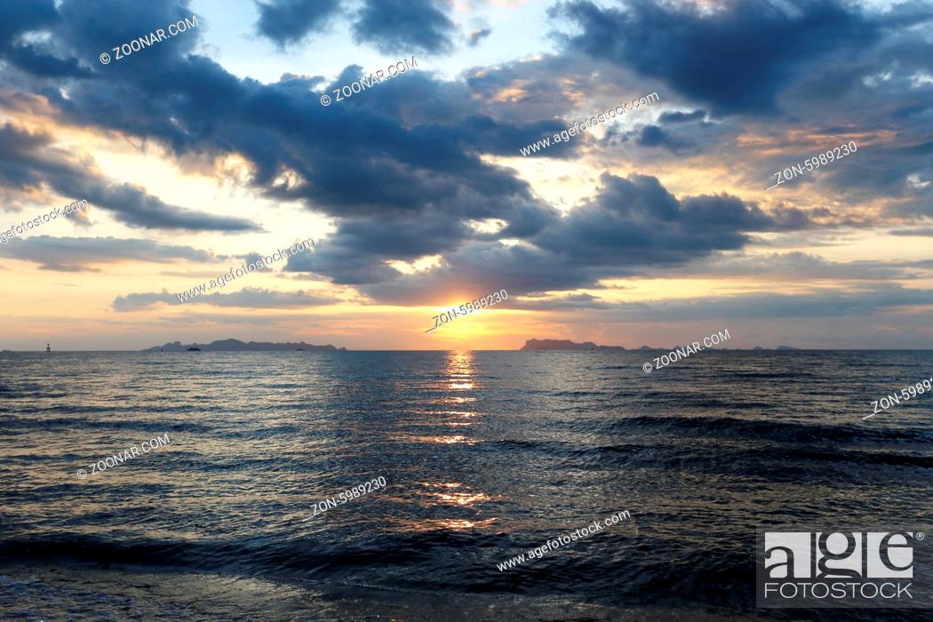 Stock Photo: sunset over the sea on the island of Koh Samui in Thailand.